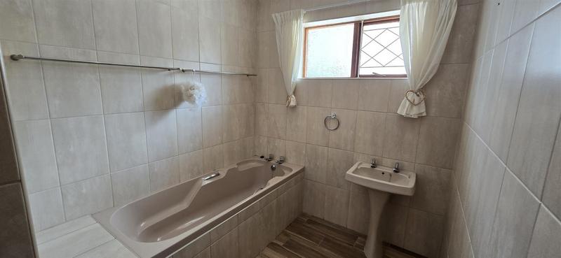 4 Bedroom Property for Sale in Groot Brakrivier Central Western Cape